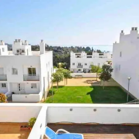 Wonderful Townhouse On Sa Boadella Beach *