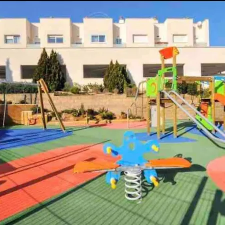 Wonderful Townhouse On Sa Boadella Beach Λορέτ Ντε Μαρ