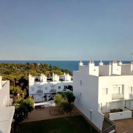 Дом отдыха Wonderful Townhouse On Sa Boadella Beach